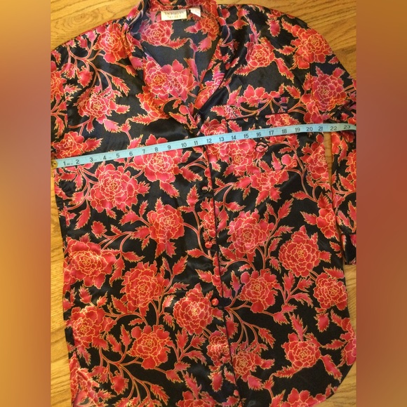 🌹HP!🌹 VS | VTG Gold Label Satin Floral Sleep Shirt - Picture 11 of 12